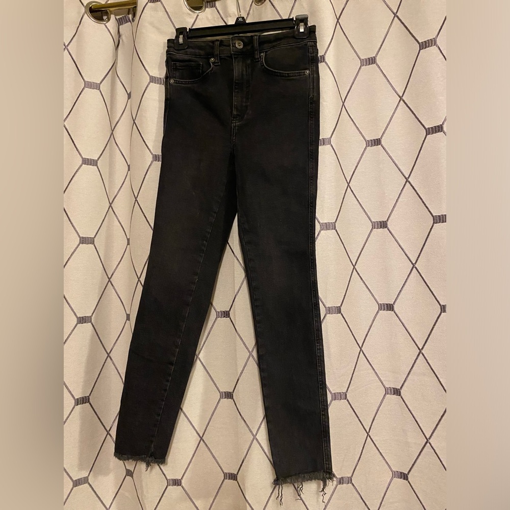 NWOT Free People black/ grey skinny ankle jeans in size 27